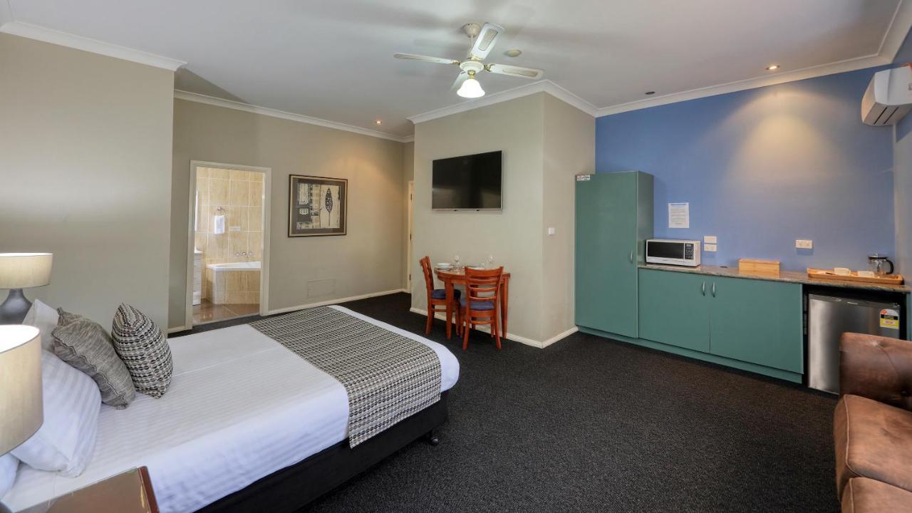 Castlereagh Lodge Motel Coonamble Exterior photo