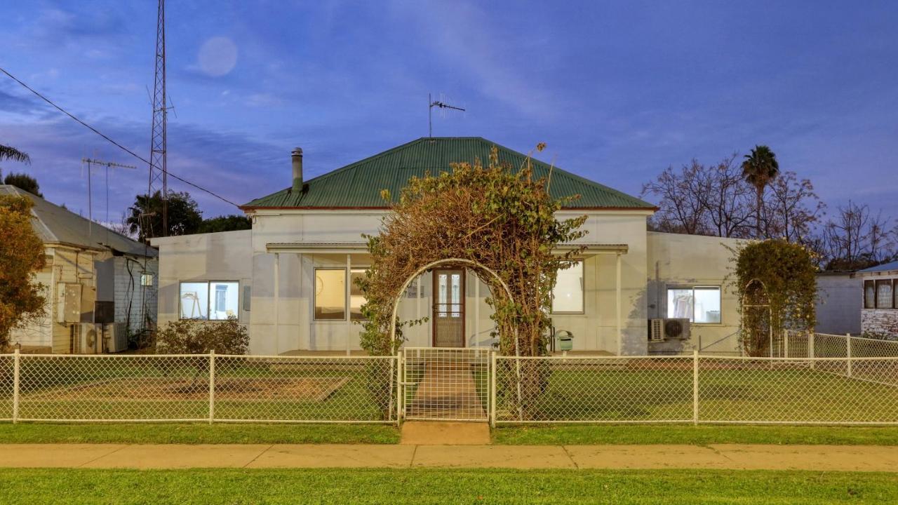 Castlereagh Lodge Motel Coonamble Exterior photo