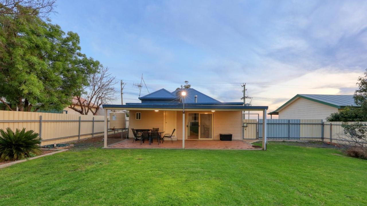 Castlereagh Lodge Motel Coonamble Exterior photo